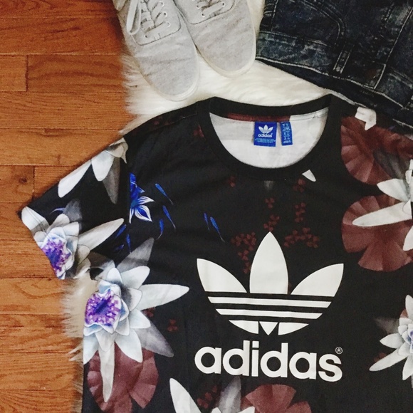 adidas Tops - NWOT  Adidas Lotus Print Logo Tee Black M